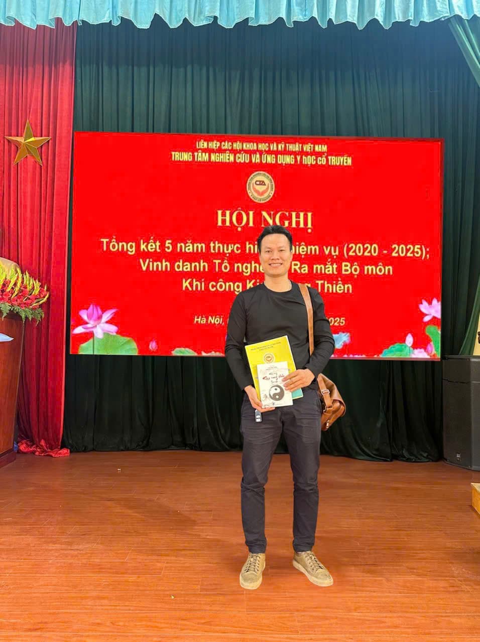 Thầy Doãn Văn Kiên tham dự Hội nghị Y học cổ truyền và Khí công dưỡng sinh